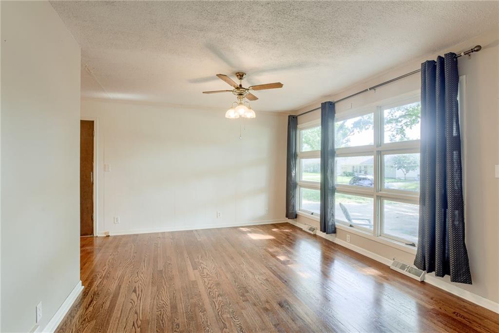 452 Park Drive Property Photo 6