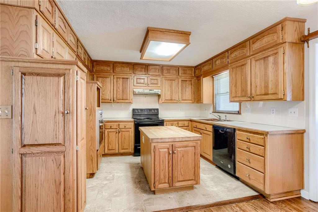 452 Park Drive Property Photo 9