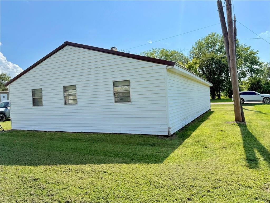 503 N School Street Property Photo 1
