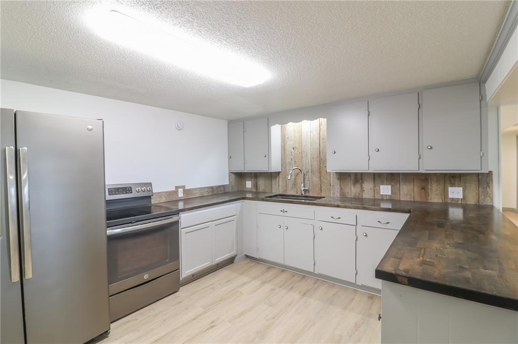 9033 Highway B Highway Property Photo 6