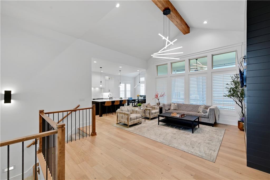 17401 Oakshire Street Property Photo 6