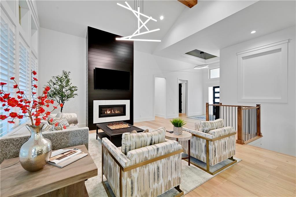 17401 Oakshire Street Property Photo 7