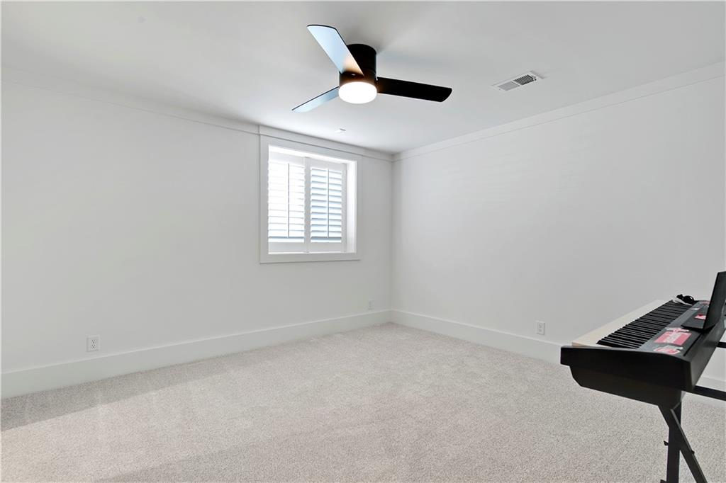 17401 Oakshire Street Property Photo 34