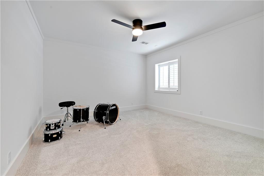 17401 Oakshire Street Property Photo 36