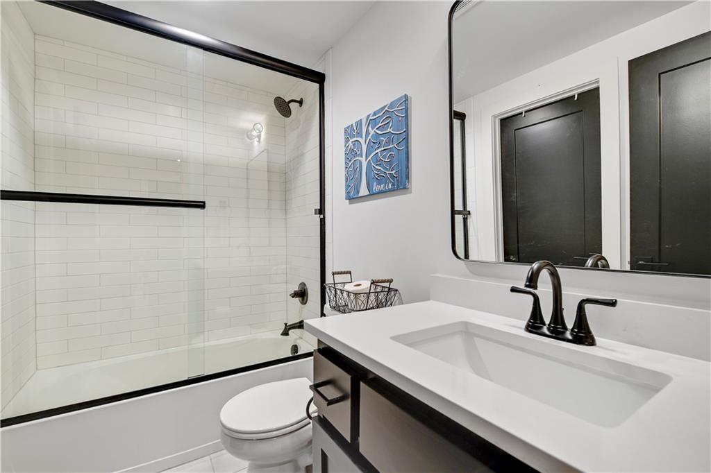 17401 Oakshire Street Property Photo 37