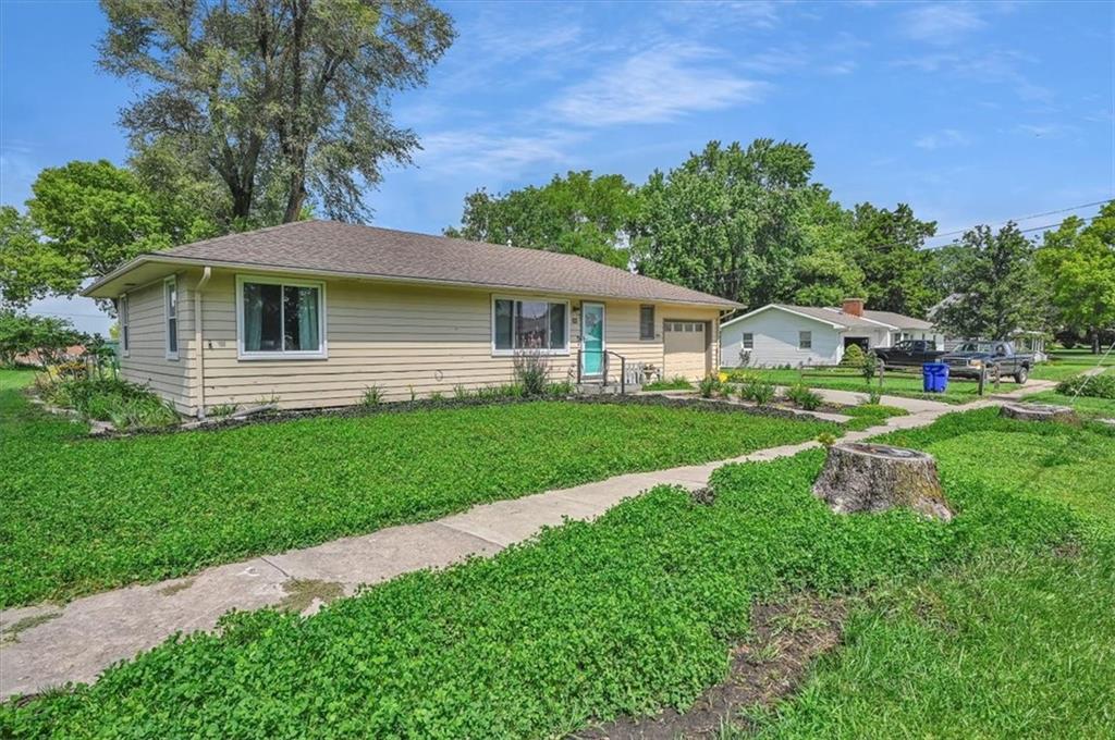 208 4th Street Property Photo 2