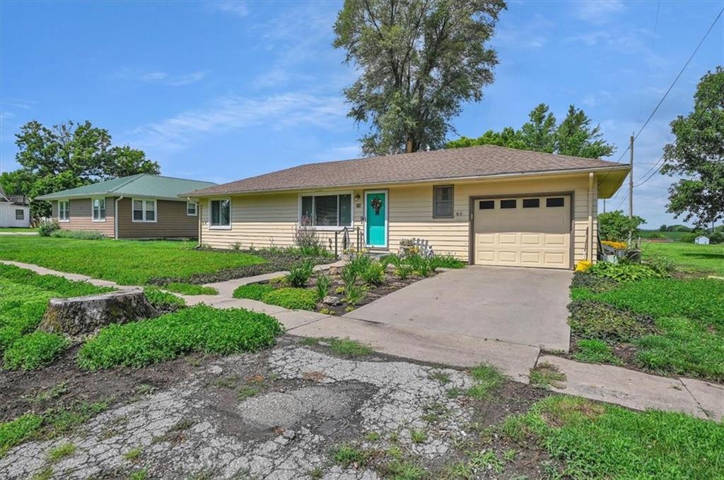 208 4th Street Property Photo 3