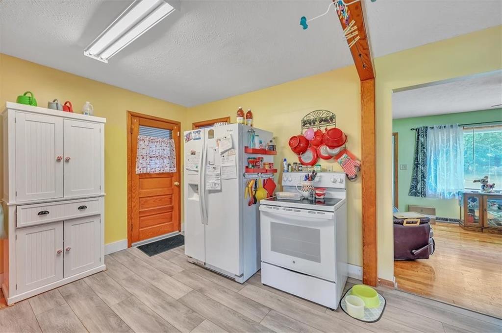 208 4th Street Property Photo 7