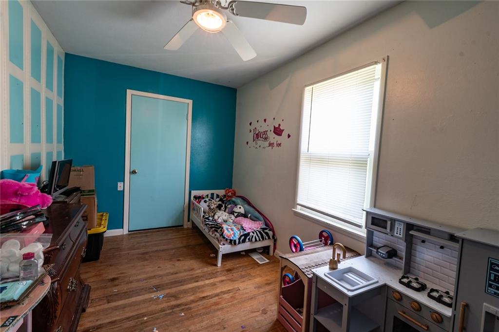 2409 W 1st Street Property Photo 8