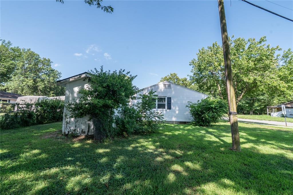 2409 W 1st Street Property Photo 29