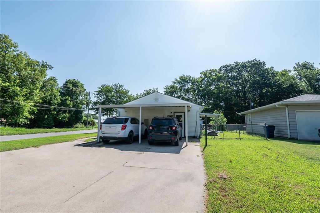 2409 W 1st Street Property Photo 30