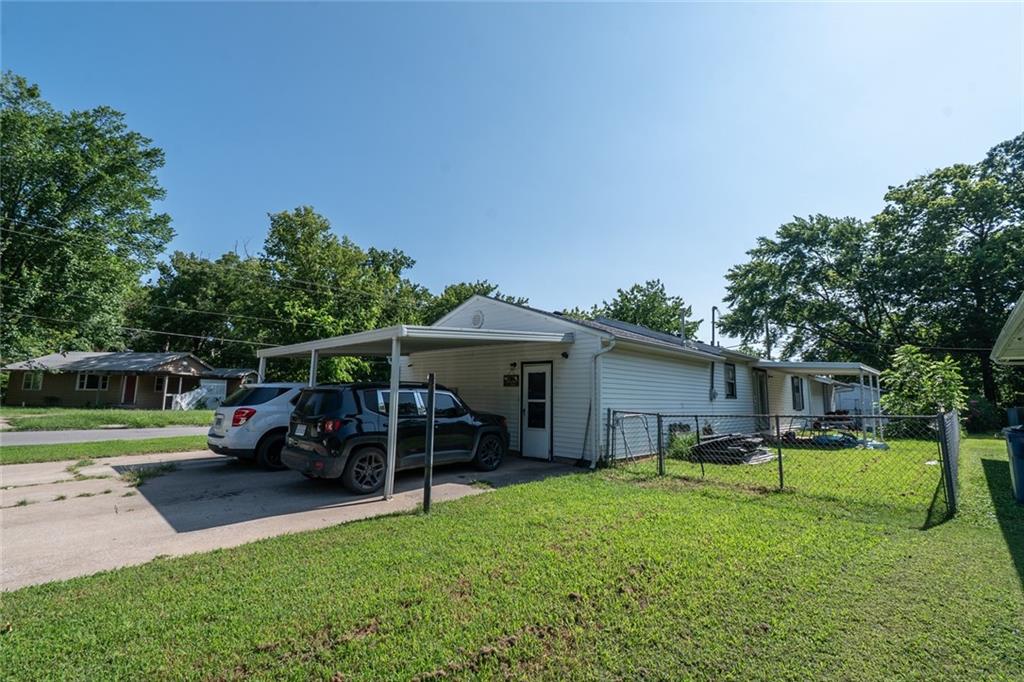 2409 W 1st Street Property Photo 32