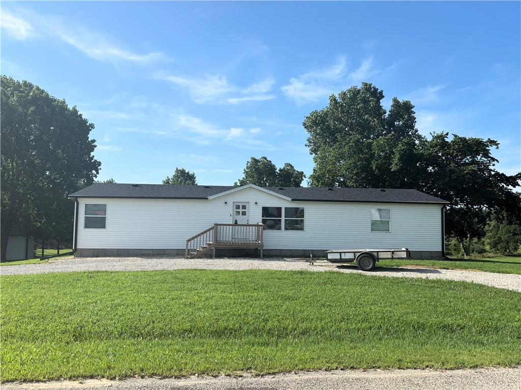 325 Lakeview Drive Property Photo 1