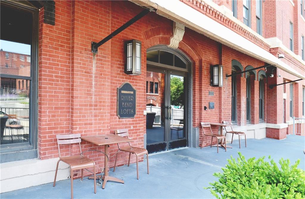 200 Main Street Property Photo 2