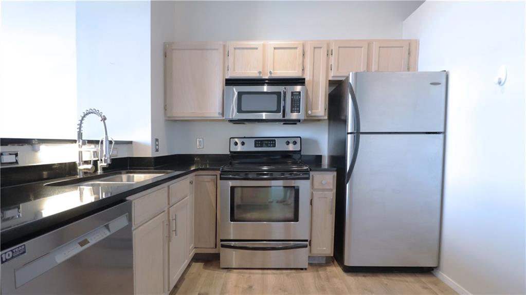 200 Main Street Property Photo 11