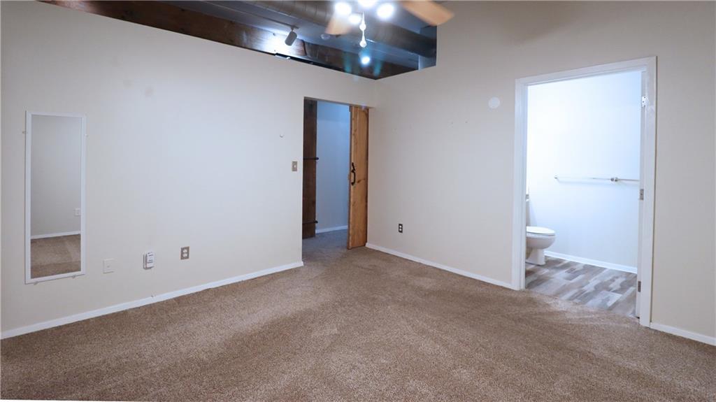 200 Main Street Property Photo 15