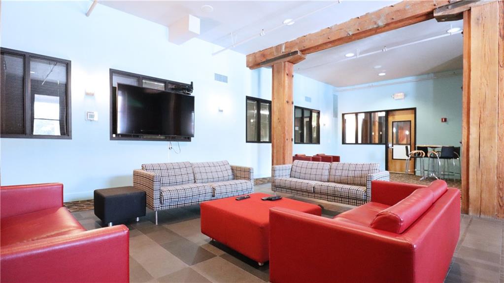 200 Main Street Property Photo 32