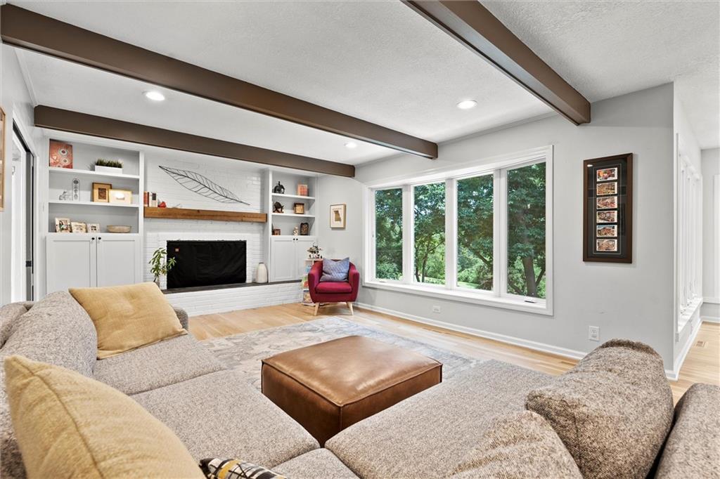 9815 Overbrook Road Property Photo 7