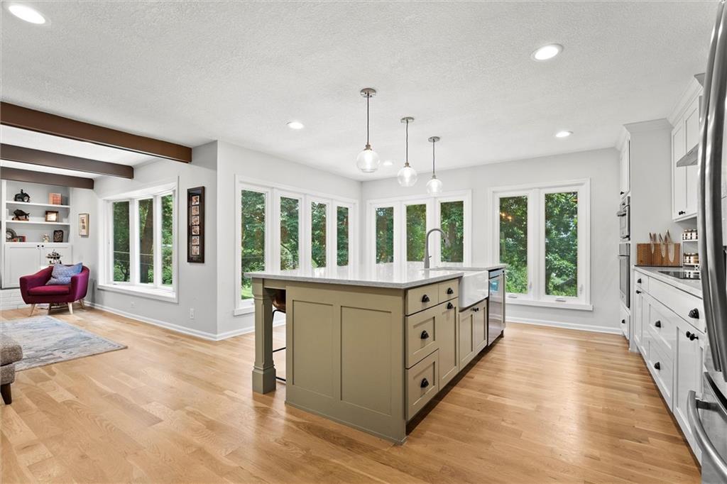 9815 Overbrook Road Property Photo 11