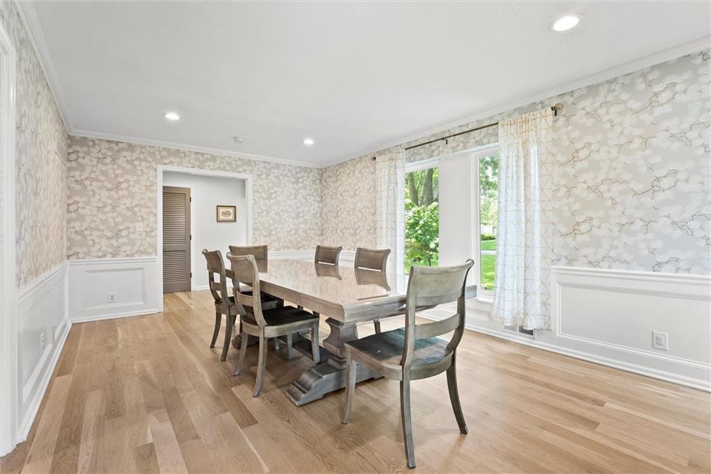 9815 Overbrook Road Property Photo 14