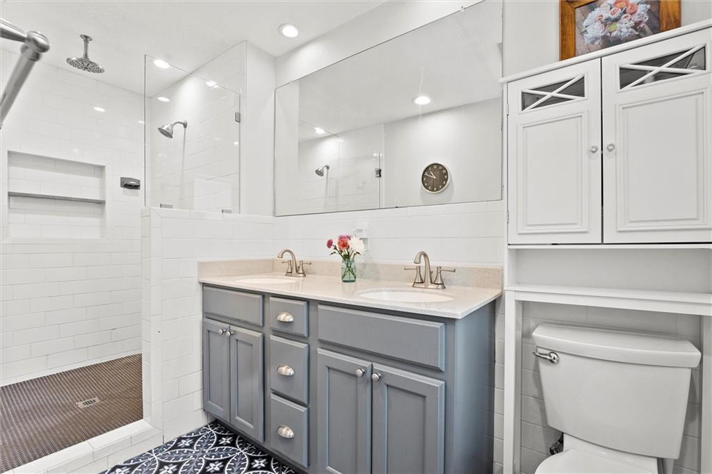 9815 Overbrook Road Property Photo 16