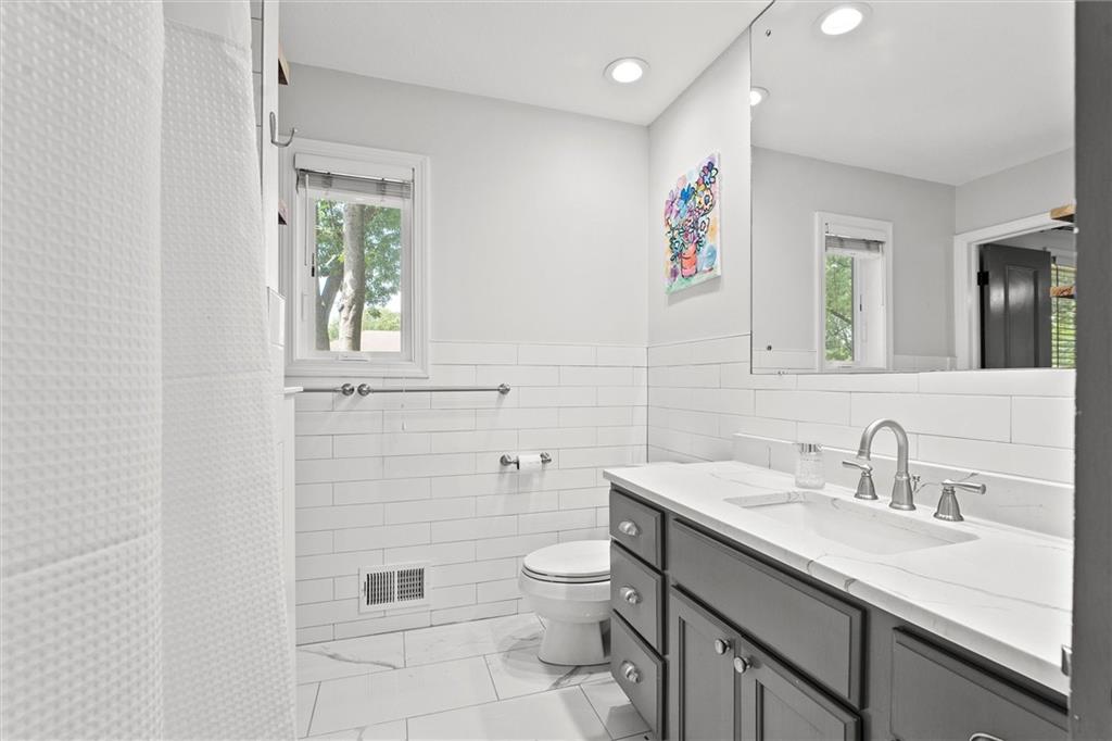 9815 Overbrook Road Property Photo 19