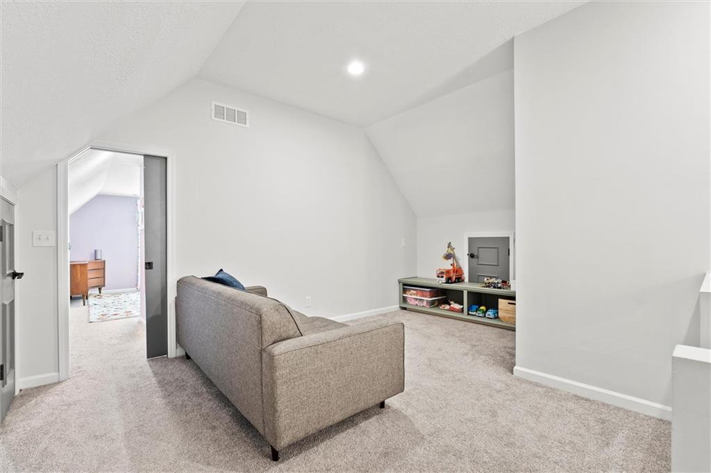 9815 Overbrook Road Property Photo 26