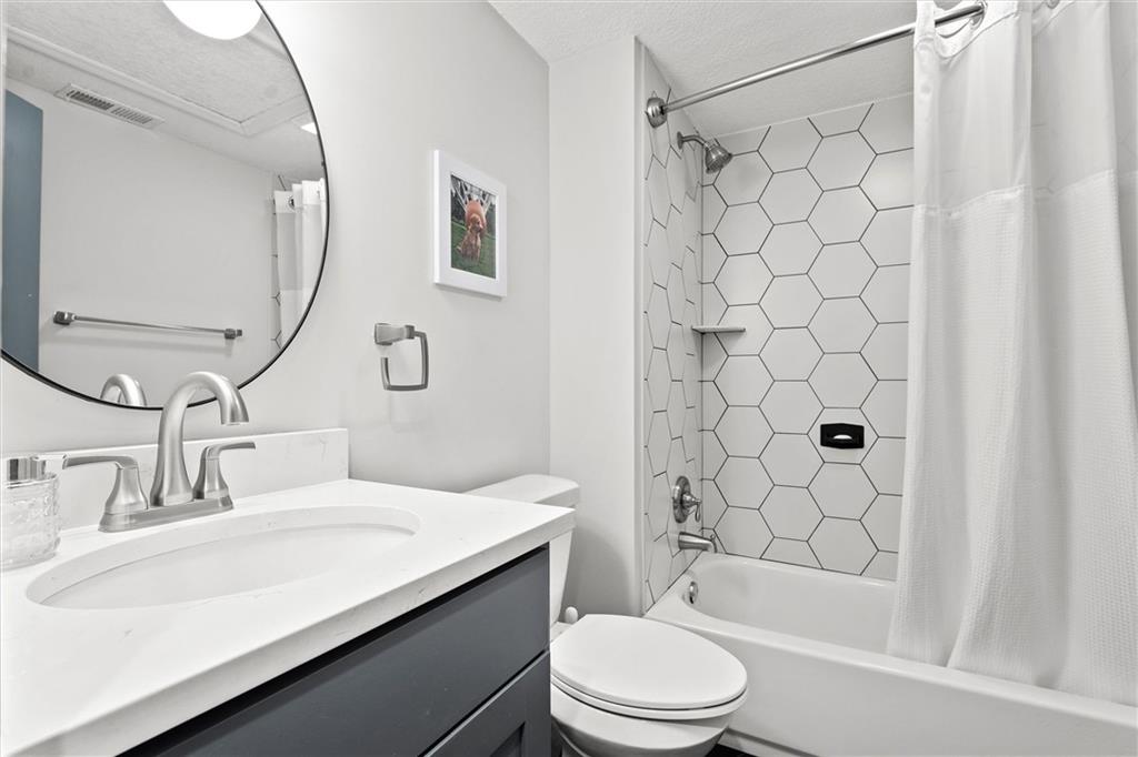 9815 Overbrook Road Property Photo 28