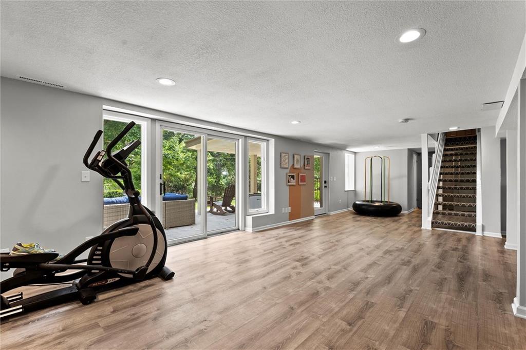 9815 Overbrook Road Property Photo 29