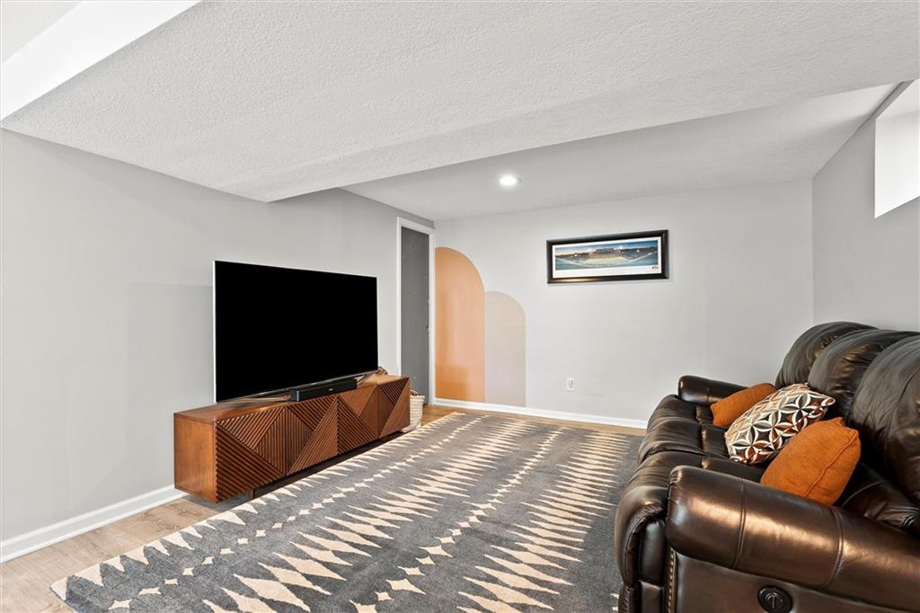 9815 Overbrook Road Property Photo 30