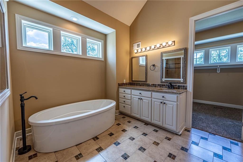 521 W Clark Street Property Photo 8