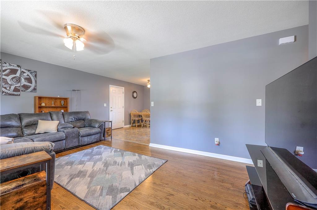 8516 Barnett Avenue Property Photo 6