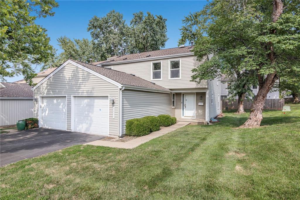 8636 W 108th Place Property Photo 1