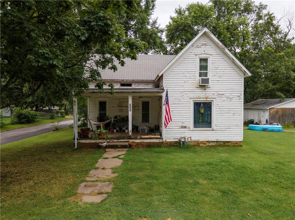 600 E Main Street Property Photo 1