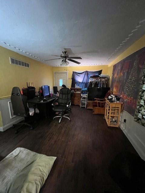 823 Greeley Avenue Property Photo 3