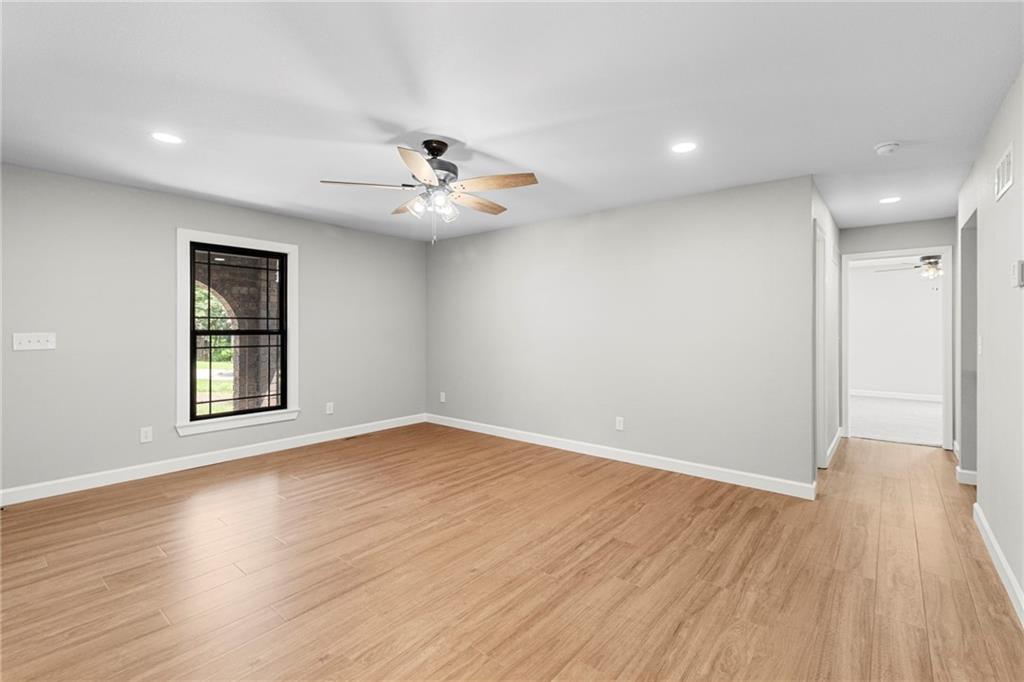 1000 Woodcliffe Drive Property Photo 6