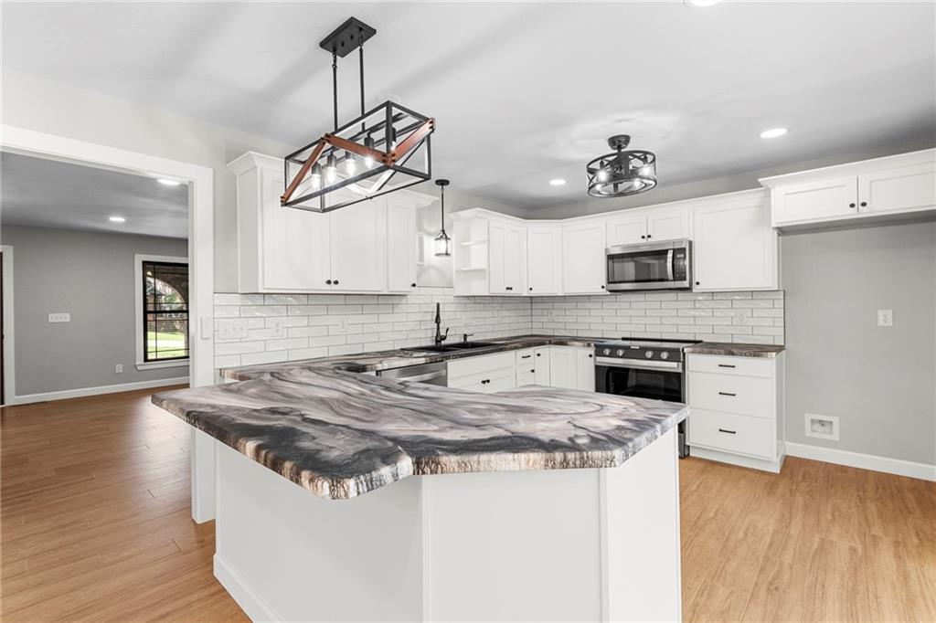 1000 Woodcliffe Drive Property Photo 10