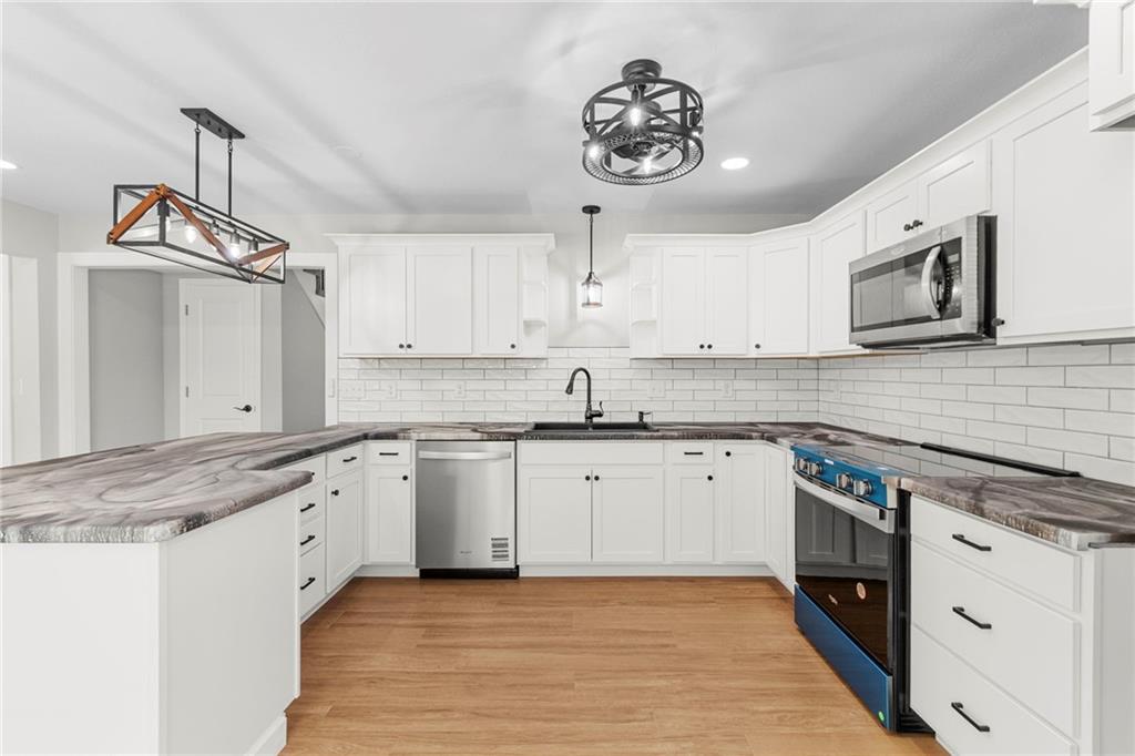 1000 Woodcliffe Drive Property Photo 11