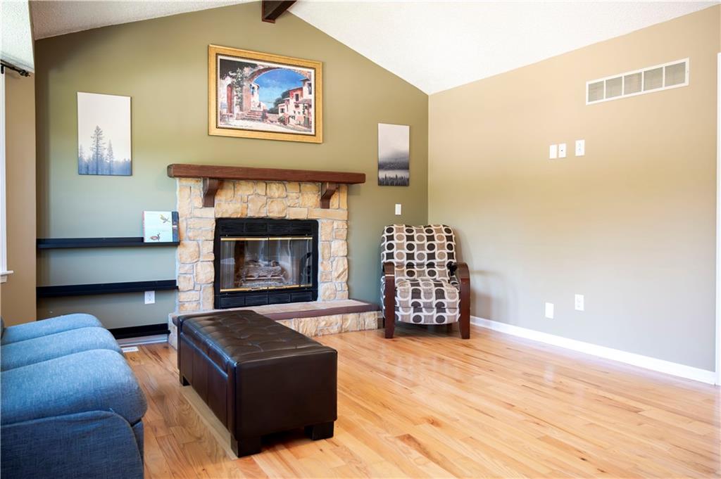 707 Ne Cookingham Drive Property Photo 12