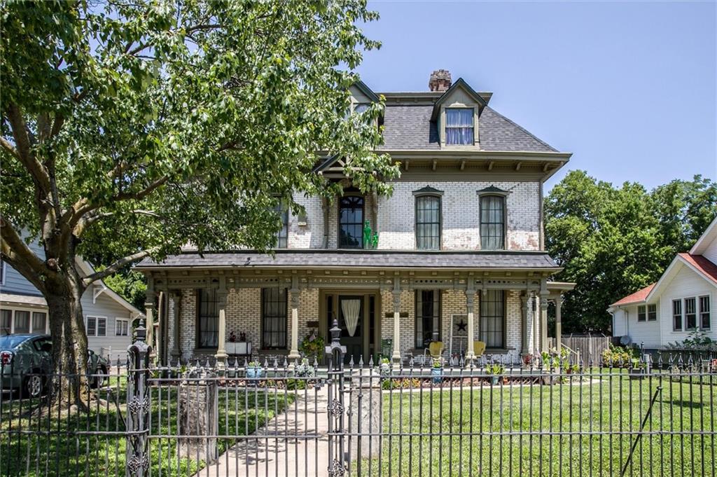 522 W Maple Avenue Property Photo 2