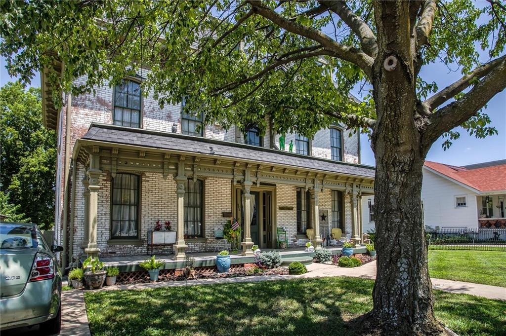 522 W Maple Avenue Property Photo 4