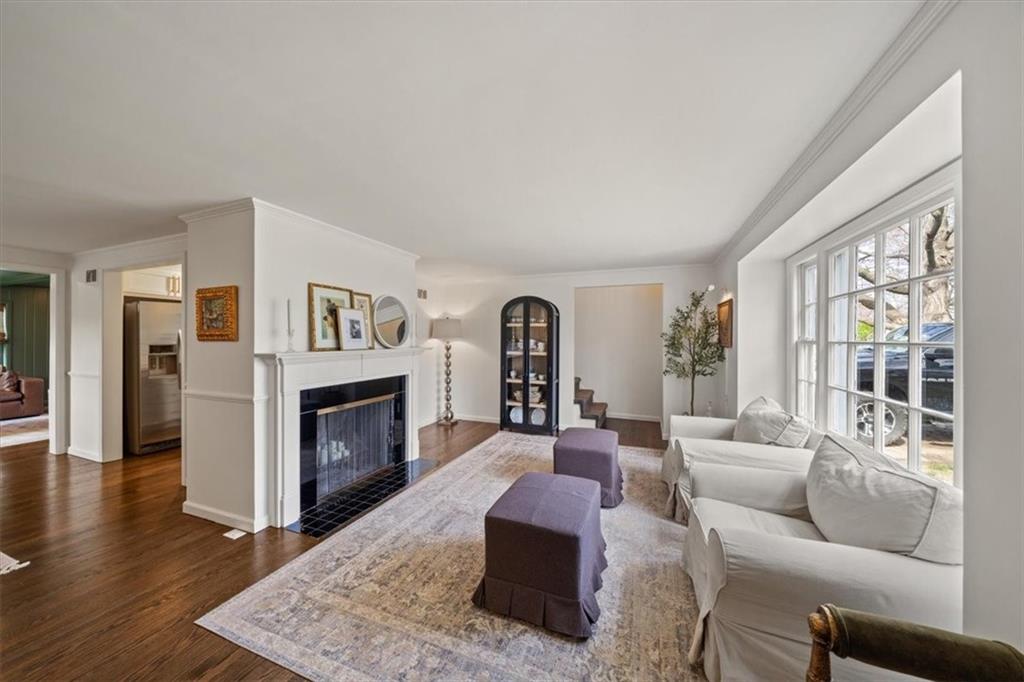 2705 W 73rd Street Property Photo 4