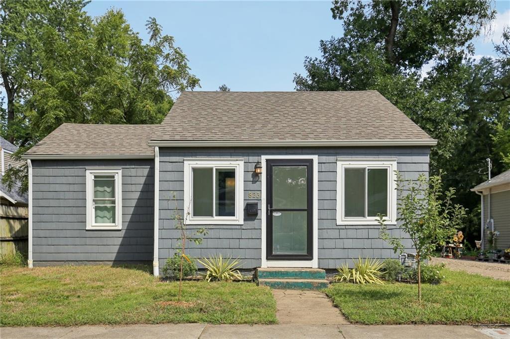 823 S Tremont Avenue Property Photo 1