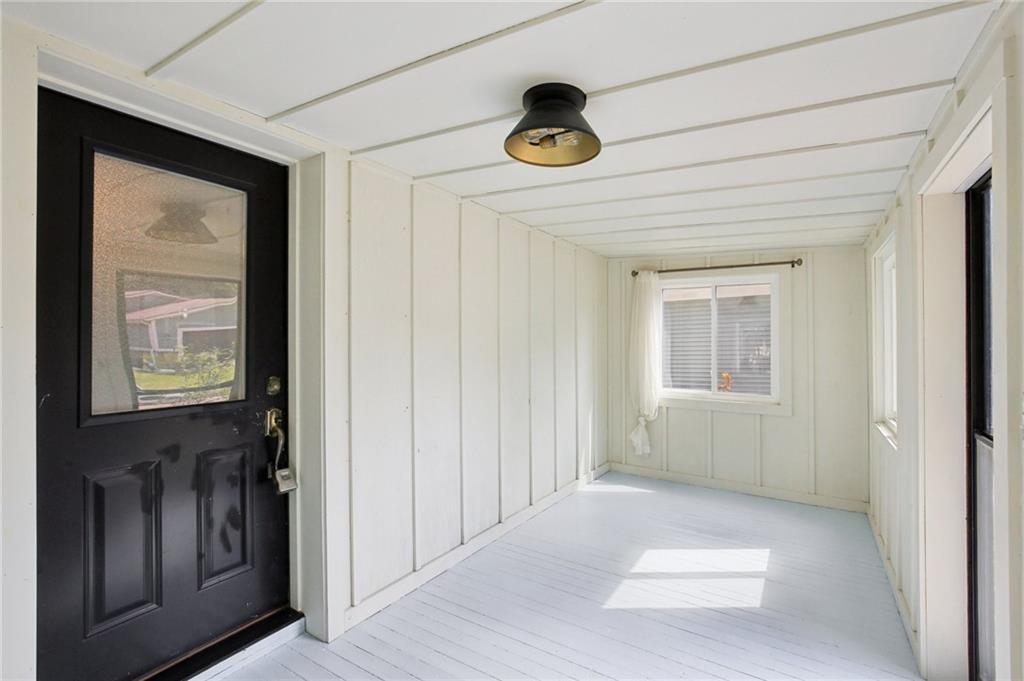 823 S Tremont Avenue Property Photo 4