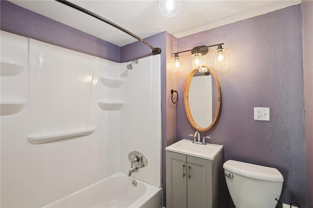 823 S Tremont Avenue Property Photo 18