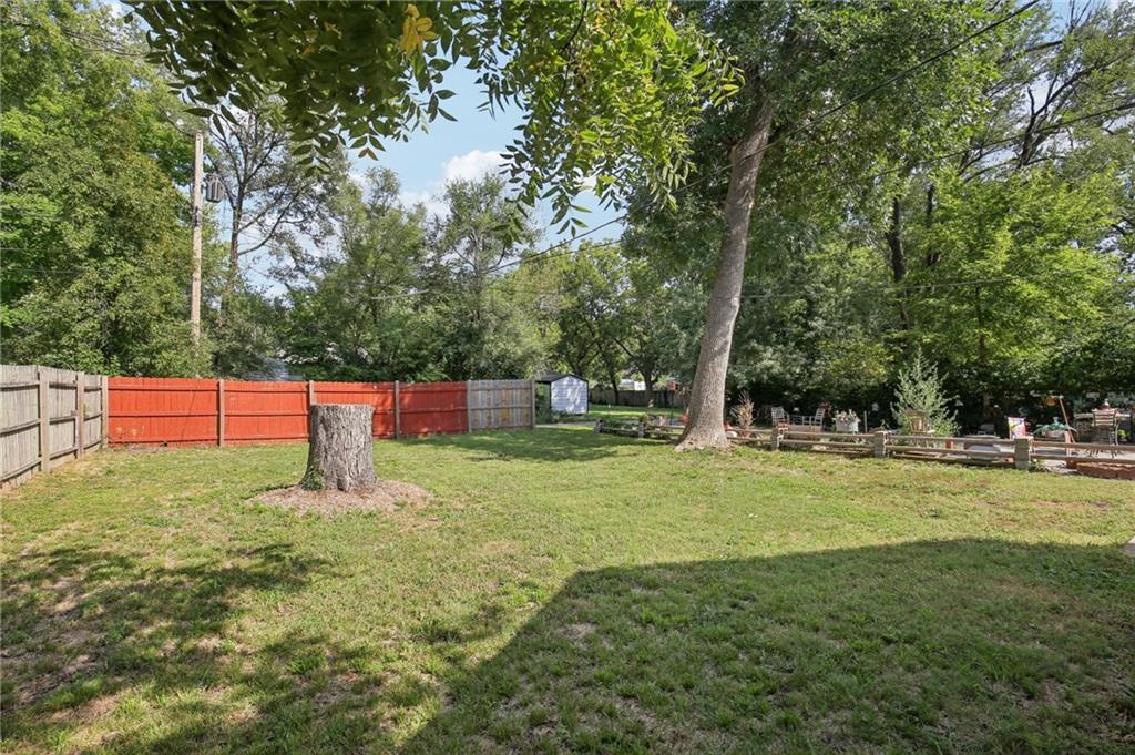 823 S Tremont Avenue Property Photo 23