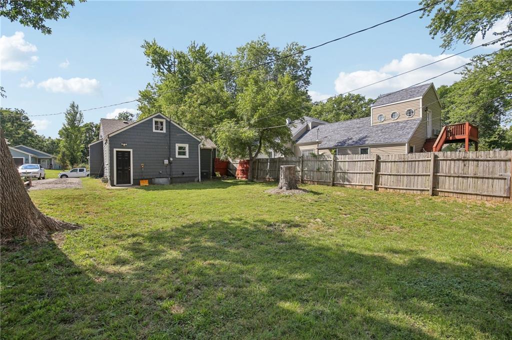 823 S Tremont Avenue Property Photo 25