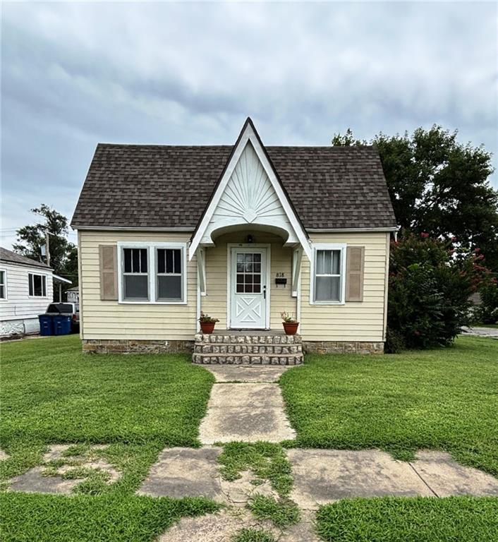 818 S Lafayette Avenue Property Photo 1