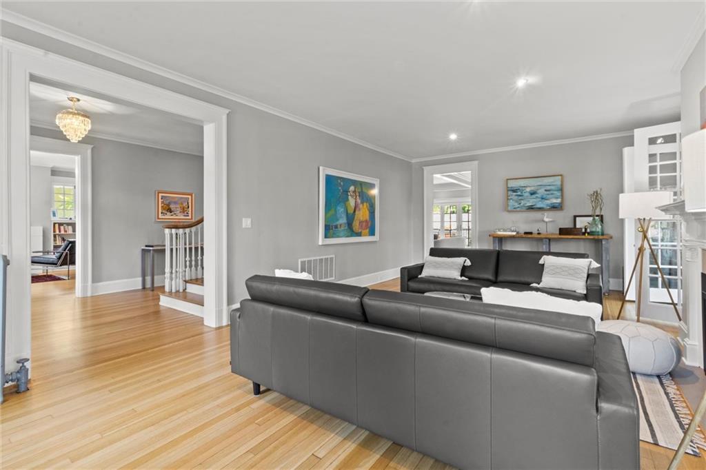 4525 Kenwood Avenue Property Photo 10