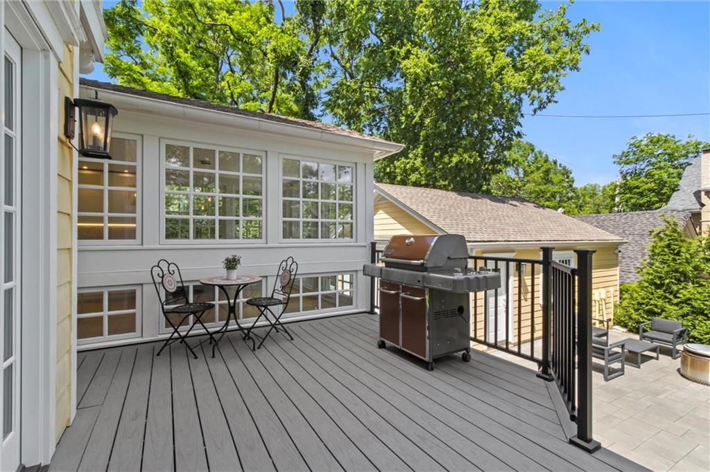 4525 Kenwood Avenue Property Photo 32